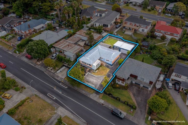 Photo of property in 19 Lawrence Crescent, Hillpark, Auckland, 2102