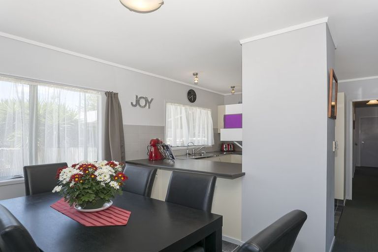 Photo of property in 8a Windsor Road, Bellevue, Tauranga, 3110