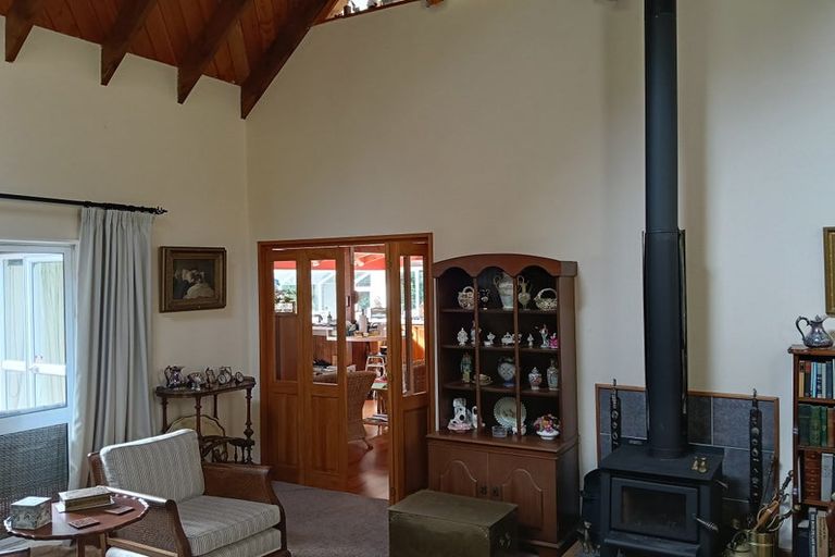 Photo of property in 16 Furneaux Grove, Whitby, Porirua, 5024