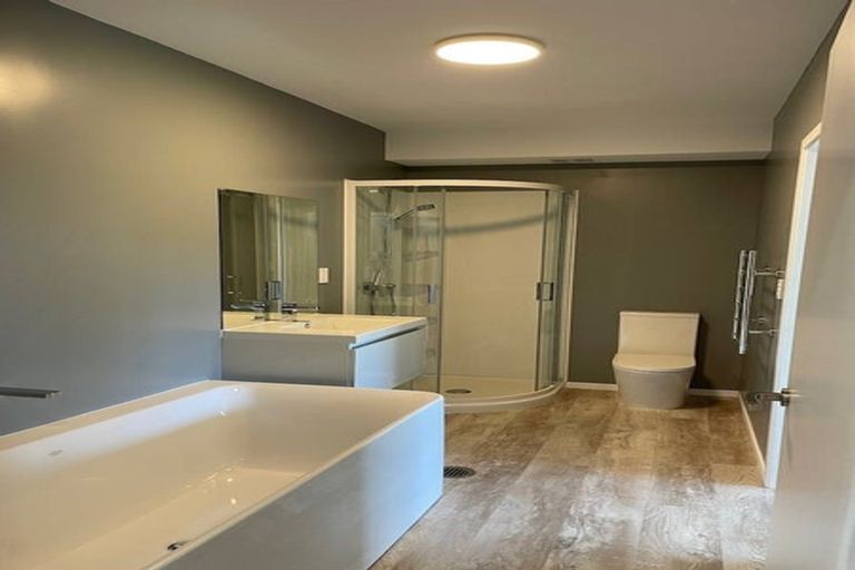 Photo of property in 3 Kopua Place, Whitby, Porirua, 5024