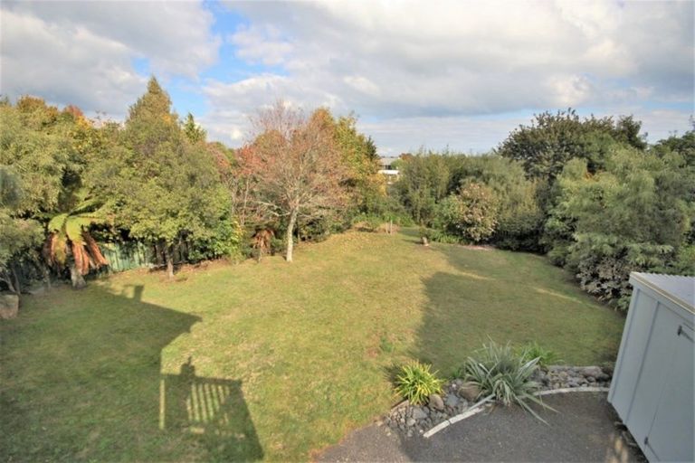 Photo of property in 25 Ingle Avenue, Waipahihi, Taupo, 3330