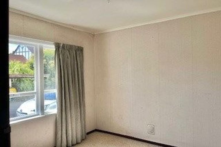 Photo of property in 6/17 Swanson Road, Henderson, Auckland, 0610