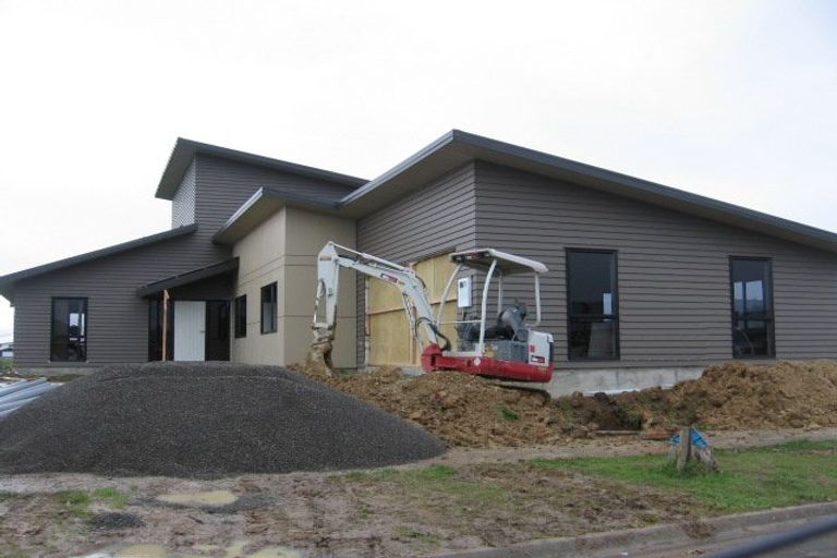 Photo of property in 24 Daniel Place, Kelvin Grove, Palmerston North, 4414