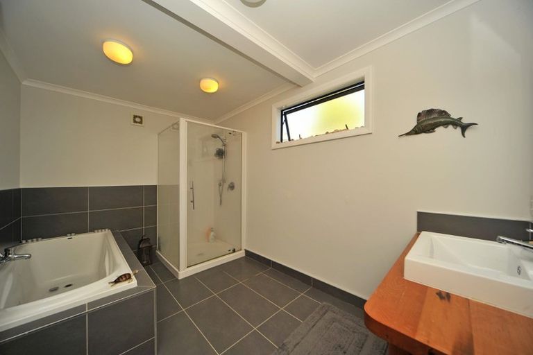 Photo of property in 6 Te Ara Road, Pukerua Bay, 5026