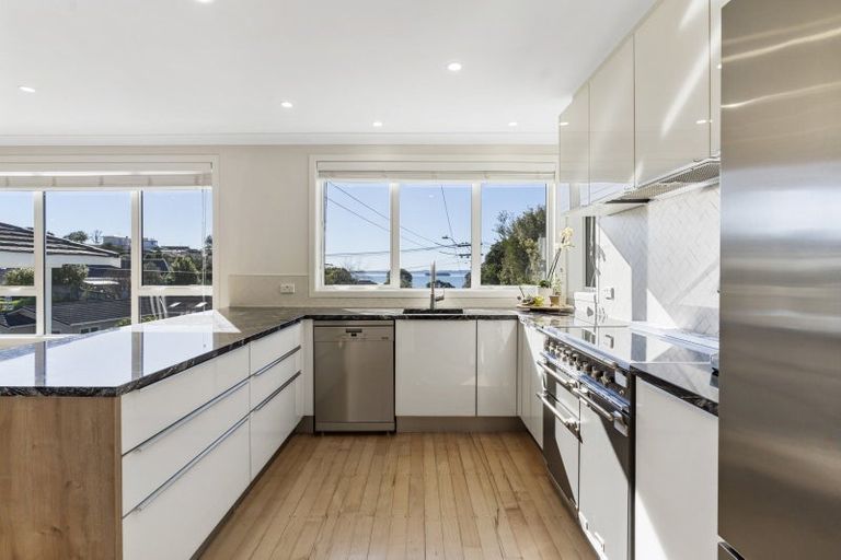 Photo of property in 11 Tui Vale Road, Shelly Park, Auckland, 2014