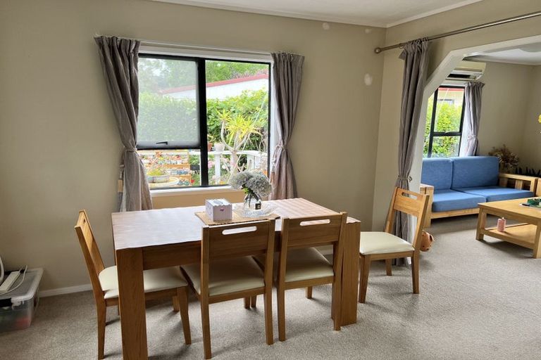 Photo of property in 54 Redlands Grove, Swanson, Auckland, 0612