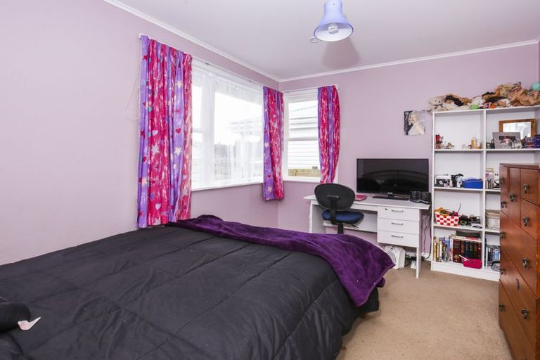 Photo of property in 29 Cobham Crescent, Kelston, Auckland, 0602