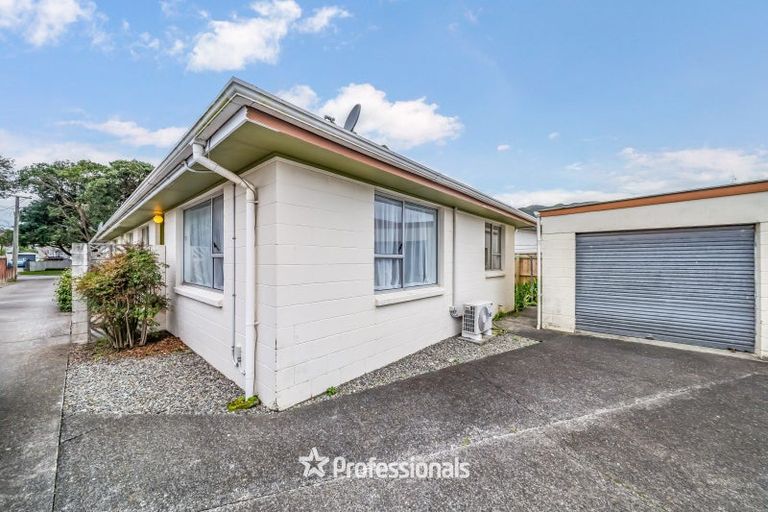 Photo of property in 1/4 Rodney Street, Waiwhetu, Lower Hutt, 5010