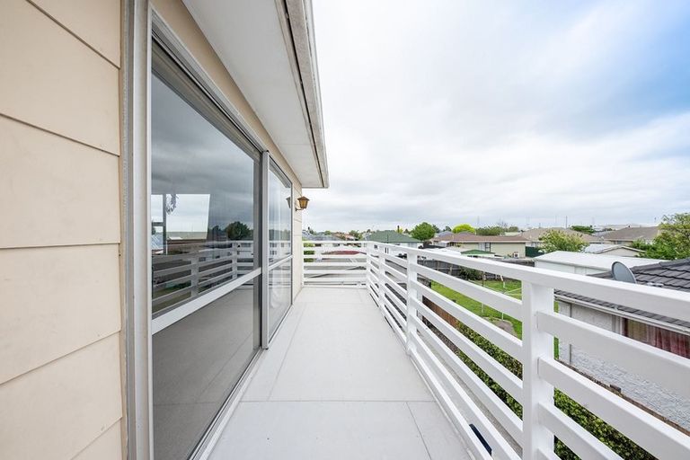 Photo of property in 3 Glenora Place, Hornby, Christchurch, 8042