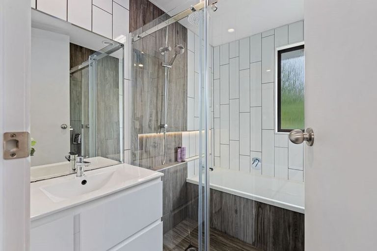 Photo of property in 34b Totara Road, Stanmore Bay, Whangaparaoa, 0932