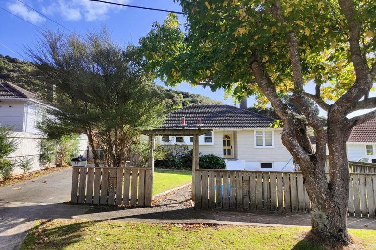 Photo of property in 17 Boyd Grove, Naenae, Lower Hutt, 5011