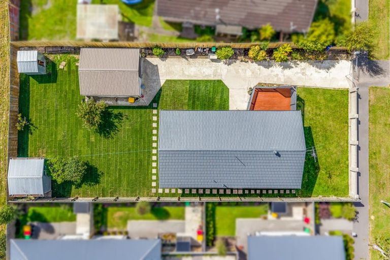 Photo of property in 31 Denniston Crescent, Redwood, Christchurch, 8051