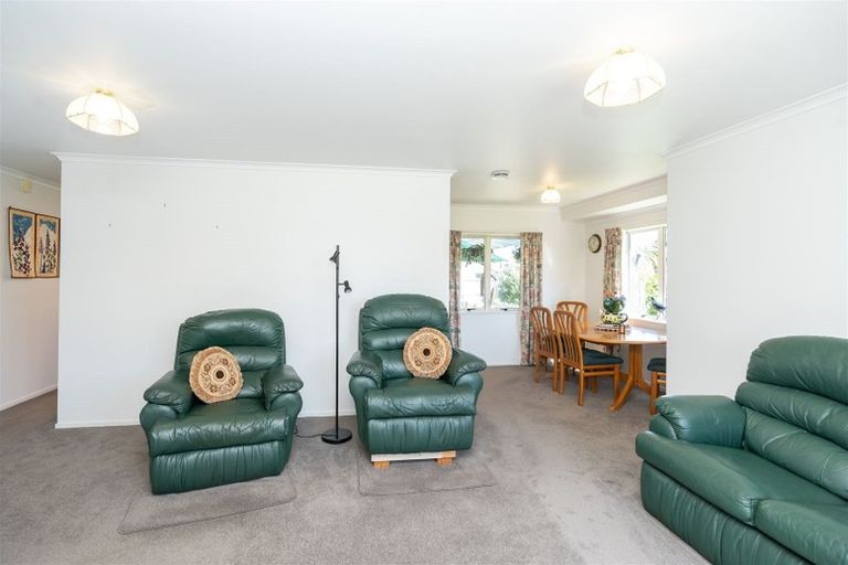 Photo of property in 60 Waiwherowhero Drive, St Andrews, Hamilton, 3200