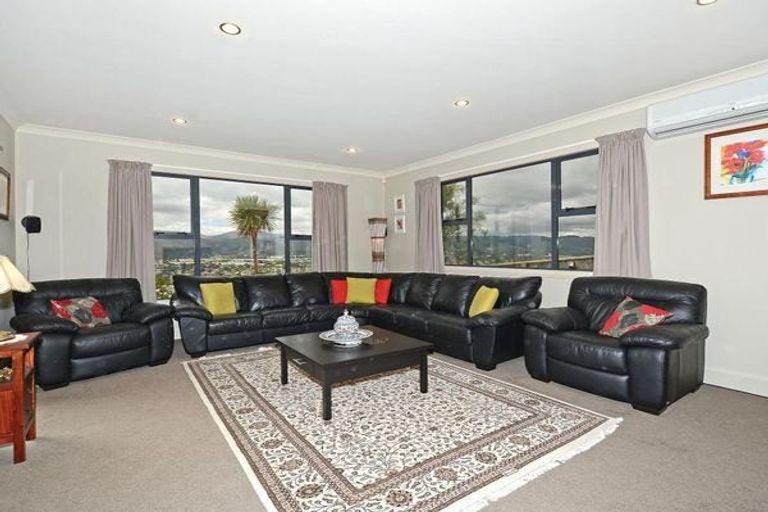Photo of property in 15 Riverstone Drive, Riverstone Terraces, Upper Hutt, 5018
