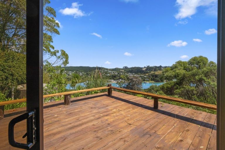 Photo of property in 90 Cedar Terrace, Stanmore Bay, Whangaparaoa, 0932