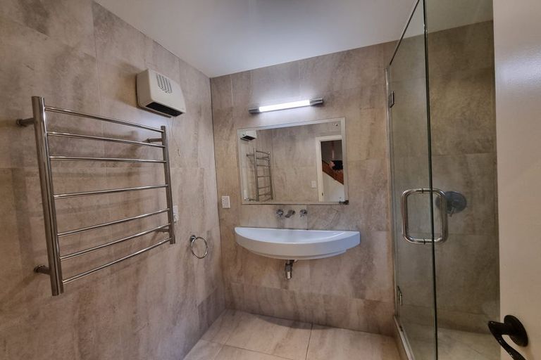 Photo of property in 2/58 Cliff Road, Torbay, Auckland, 0630