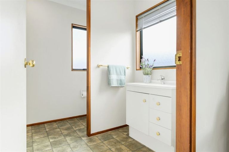 Photo of property in 8 Surrey Lane, Glenview, Hamilton, 3206