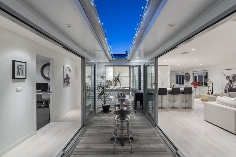 Photo of property in 27 Tizard Road, Birkenhead, Auckland, 0626