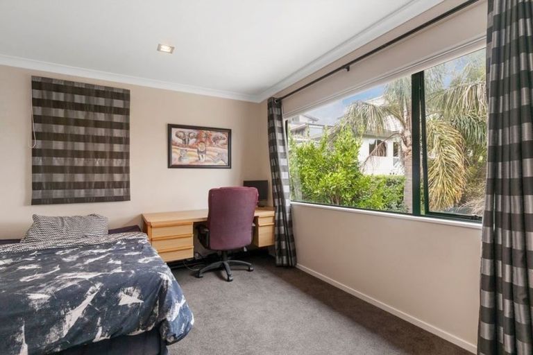 Photo of property in 6a Manuwai Road, Torbay, Auckland, 0630