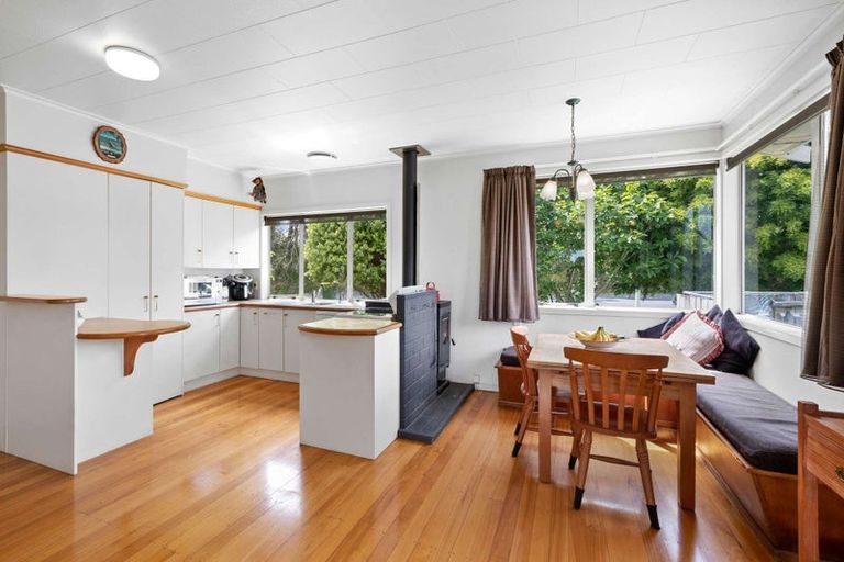 Photo of property in 410 South Road, Omata, New Plymouth, 4374