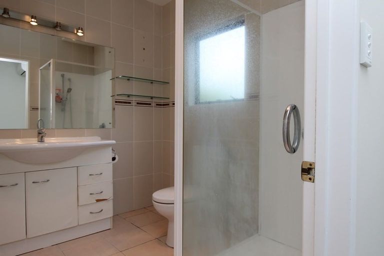 Photo of property in 99 Eugenia Rise, Totara Heights, Auckland, 2105