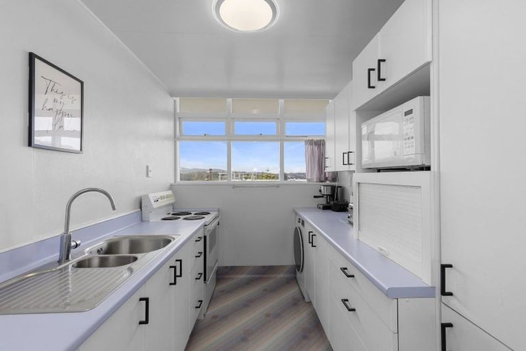 Photo of property in Gateway Apartments, 19 Maida Vale Road, Roseneath, Wellington, 6011