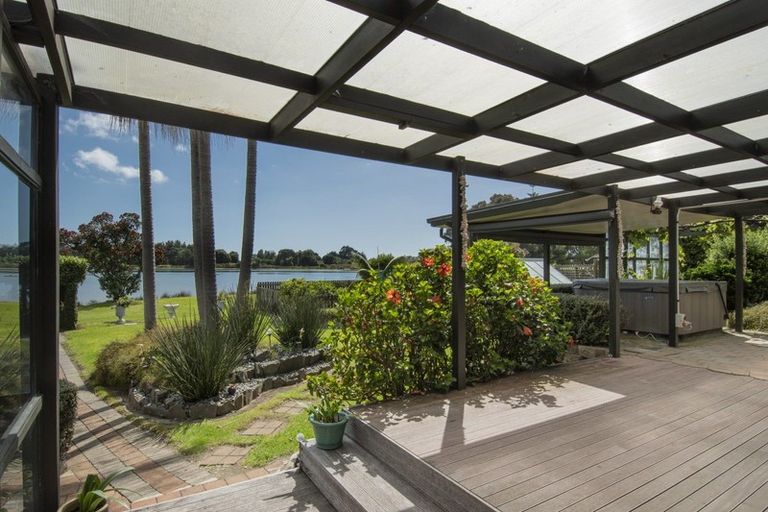 Photo of property in 28 Roretana Drive, Athenree, Katikati, 3177