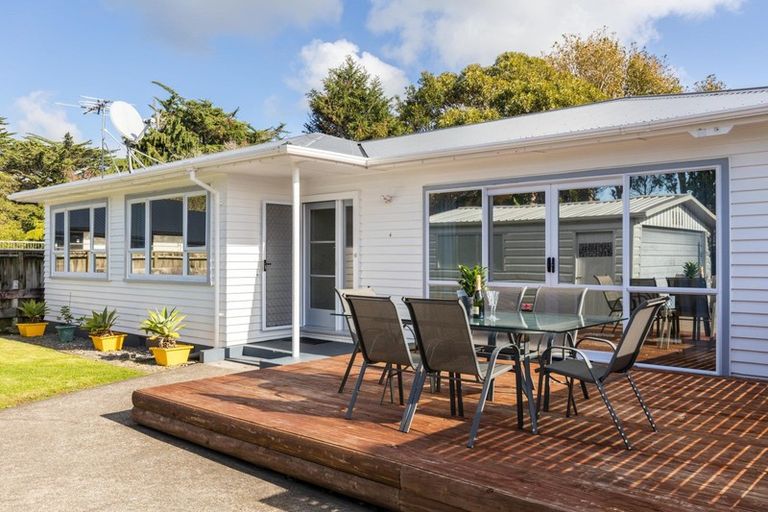 Photo of property in 136a Seaview Road, Westown, New Plymouth, 4310