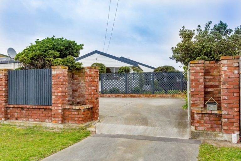 Photo of property in 464 Marine Parade, South New Brighton, Christchurch, 8062