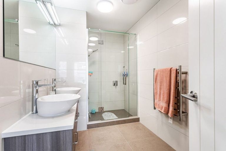 Photo of property in 102 Eaves Bush Parade, Orewa, 0931