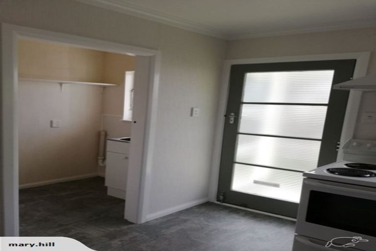 Photo of property in 75 Pahiatua Street, Hokowhitu, Palmerston North, 4410