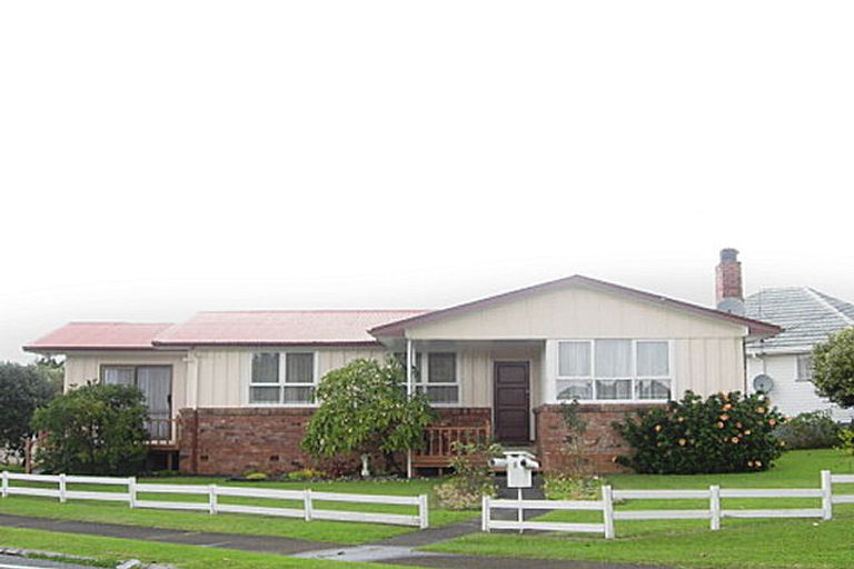 Photo of property in 1 Wyman Place, Pakuranga Heights, Auckland, 2010