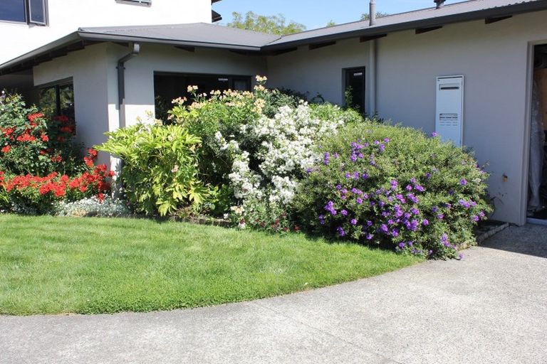 Photo of property in 2 Saint Hill Lane, Havelock North, 4130