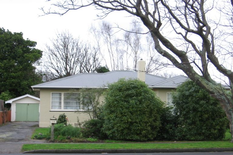 Photo of property in 112 Pahiatua Street, Hokowhitu, Palmerston North, 4410
