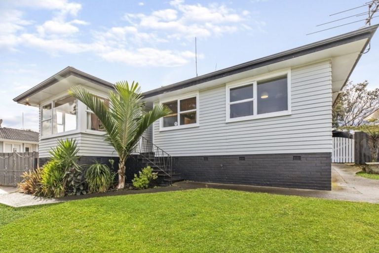Photo of property in 24 Hobart Crescent, Wattle Downs, Auckland, 2103