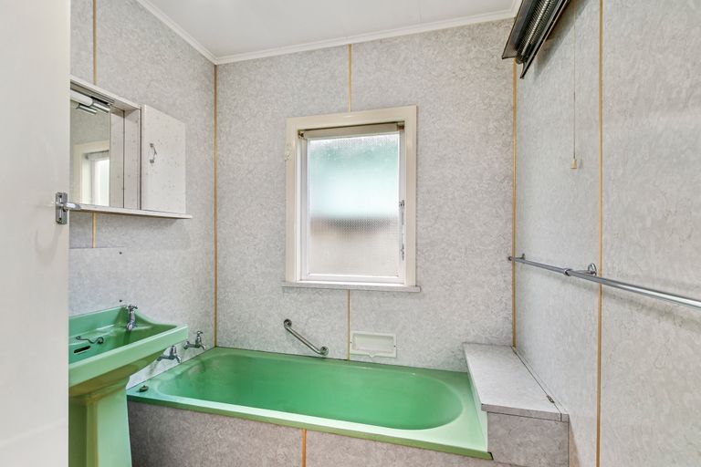 Photo of property in 11 Connolly Street, Boulcott, Lower Hutt, 5010