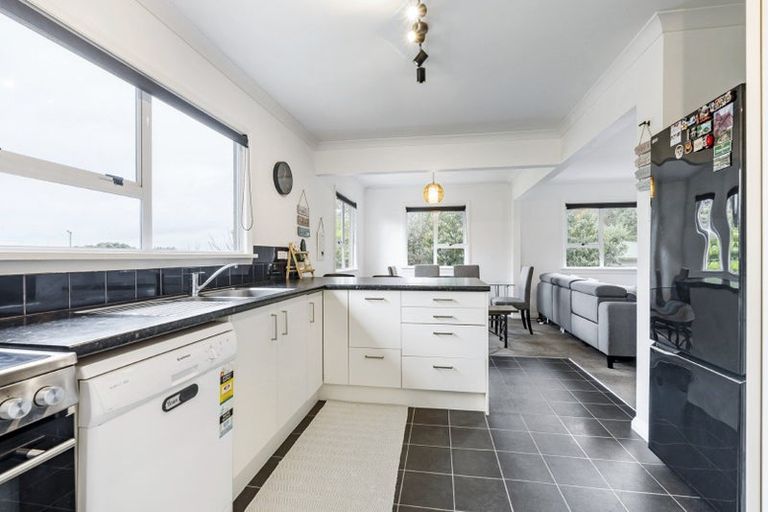 Photo of property in 88 South Road, Blagdon, New Plymouth, 4310