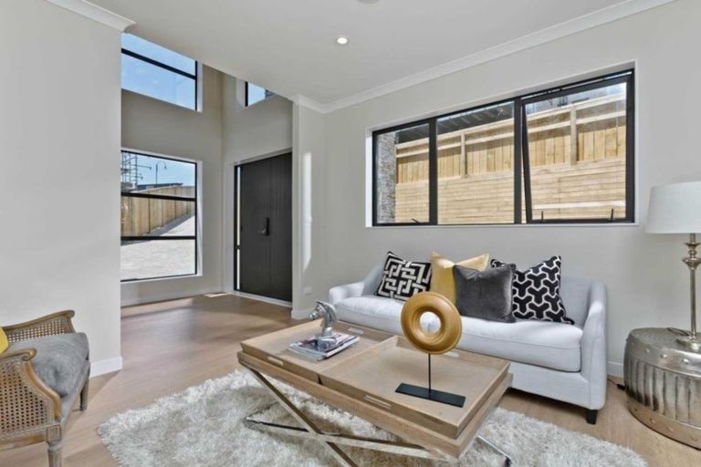 Photo of property in 30 Para Close, Fairview Heights, Auckland, 0632