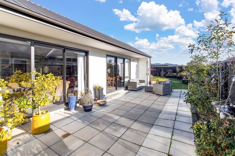 Photo of property in 17 Churchill Drive, Rangiora, 7400