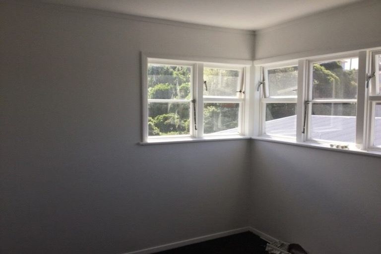 Photo of property in 106 Moorefield Road, Johnsonville, Wellington, 6037