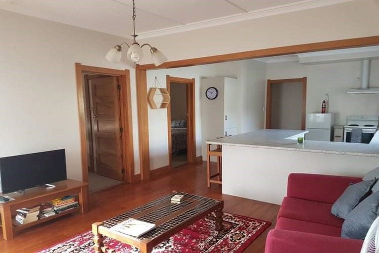 Photo of property in 9 Domett Street, Opunake, 4616