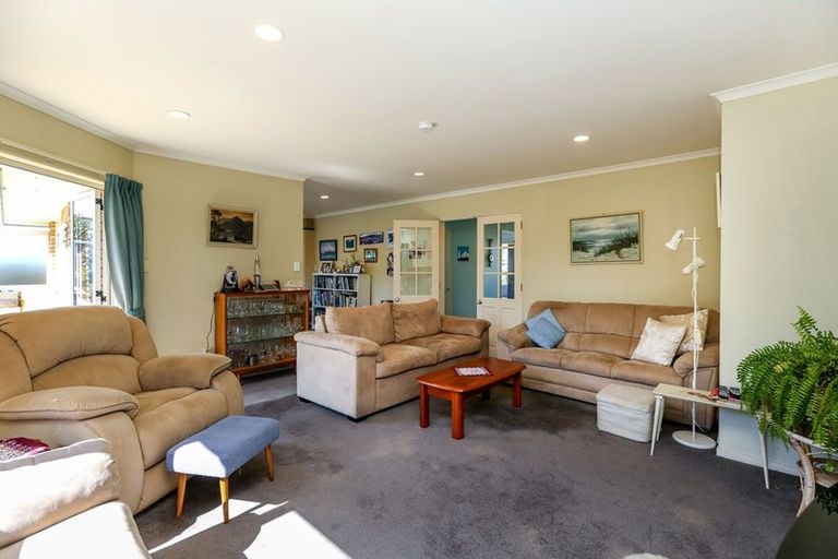 Photo of property in 132 Clawton Street, Westown, New Plymouth, 4310