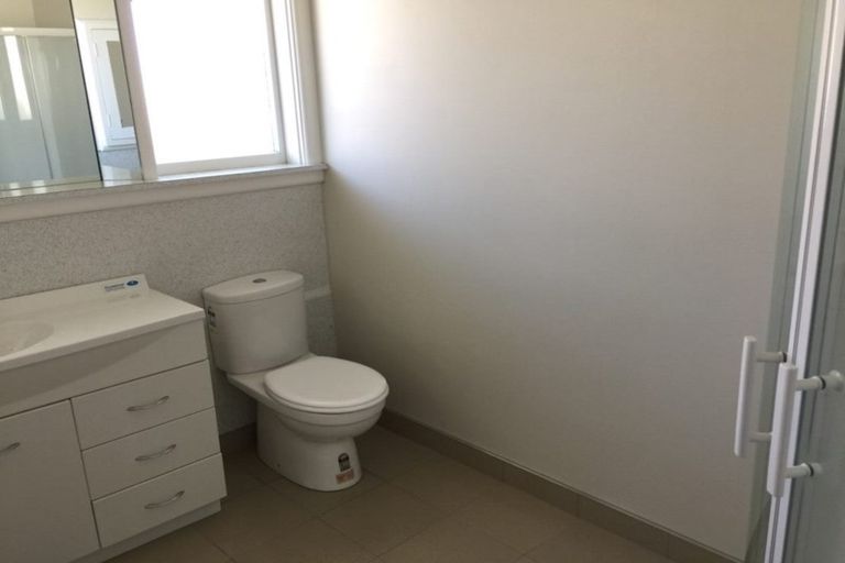 Photo of property in 87 Memorial Avenue, Ilam, Christchurch, 8053