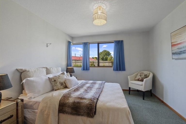 Photo of property in 13 Avoca Place, Darfield, 7510