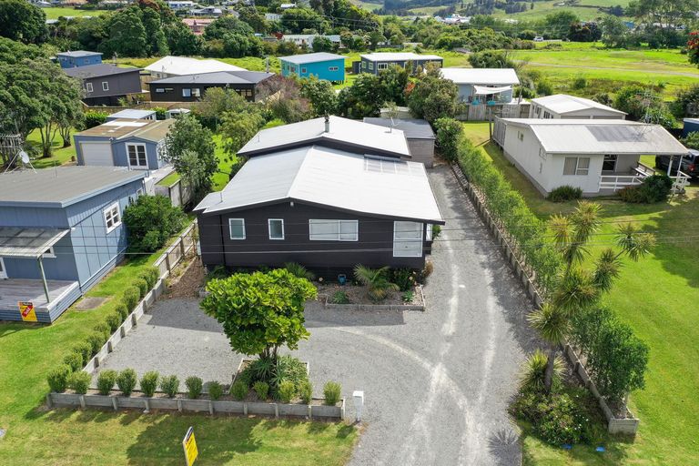 Photo of property in 44 Hillview Road, Waihi Beach, 3611