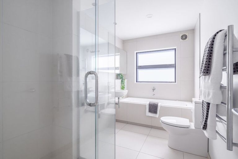 Photo of property in 10a Waterloo Road, Milford, Auckland, 0620