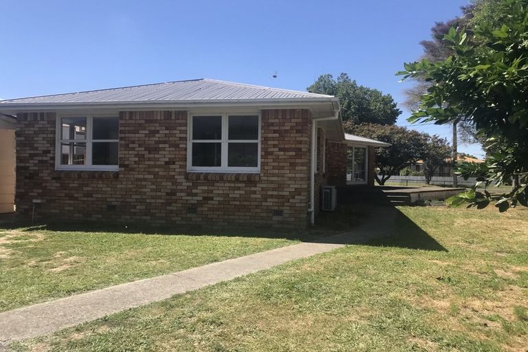 Photo of property in 67 Carrington Avenue, Silverdale, Hamilton, 3216