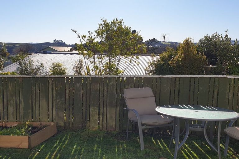 Photo of property in 3 Quinn Grove, Ranui, Porirua, 5024