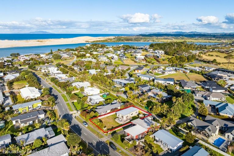 Photo of property in 44 Seabreeze Road, Mangawhai Heads, Mangawhai, 0505