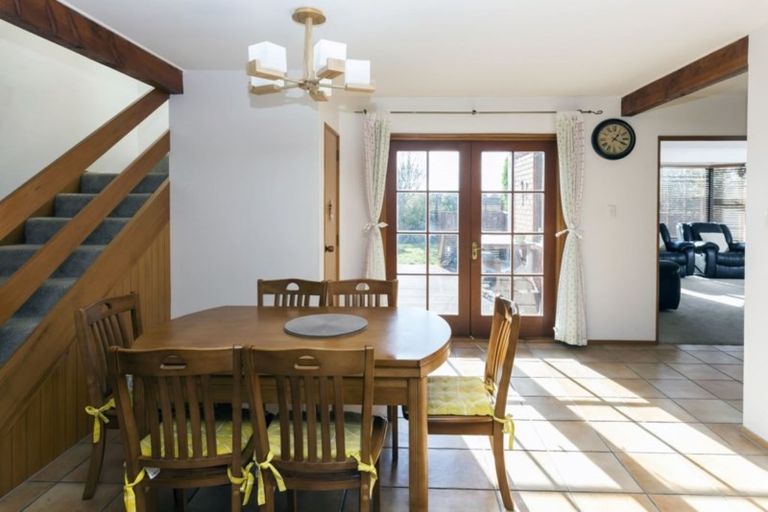 Photo of property in 20 Sheraton Place, Redwood, Christchurch, 8051